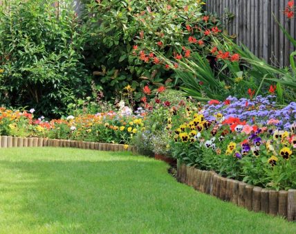 Steiner-Lawn-Care-Flower-Bed-Services